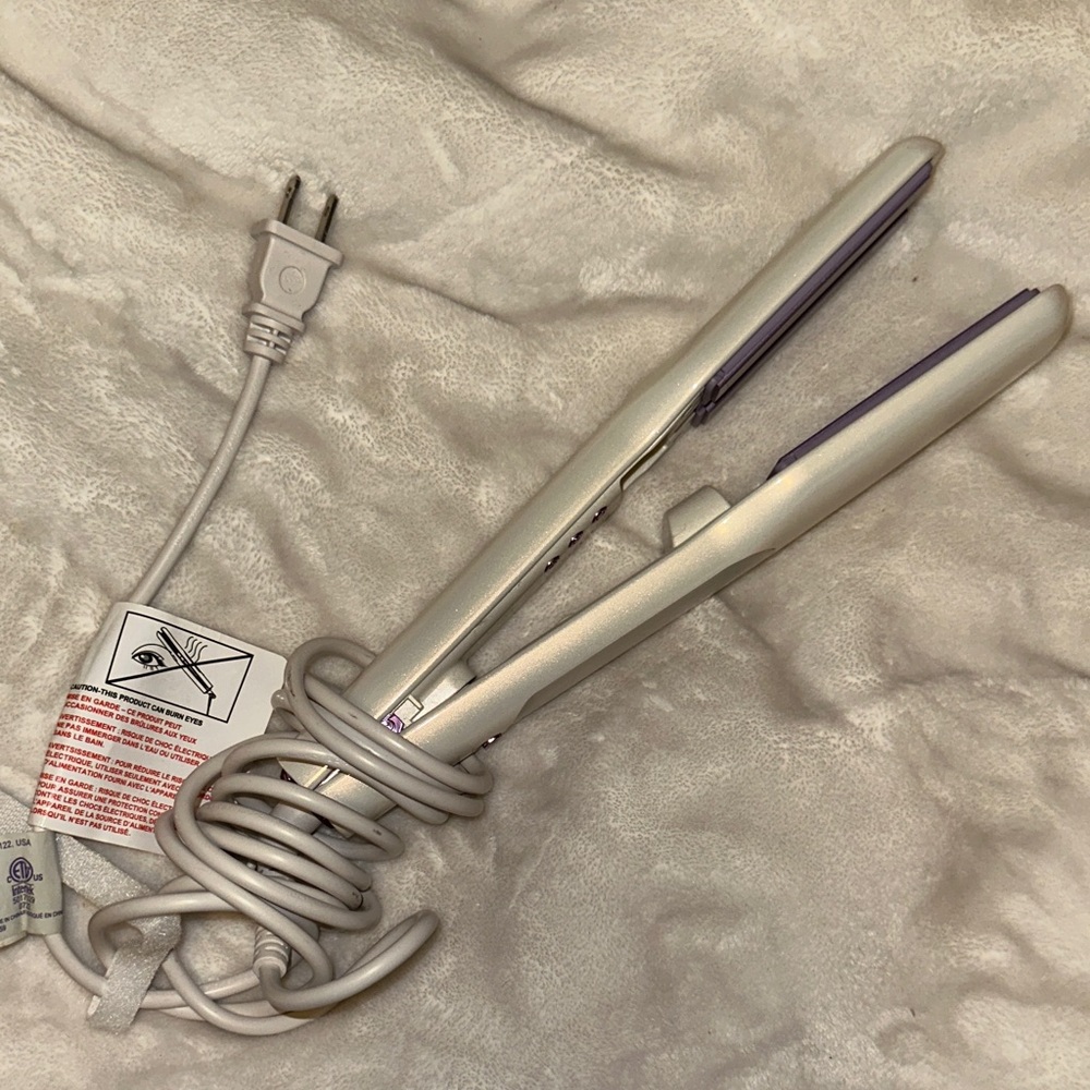 Monat Steam straightener